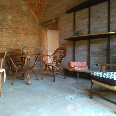 Casa Aromi Ed Arte منزل ريفي